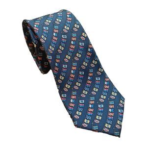 Vineyard Vines  Neck Tie Blue All Over Flag Print 100% Silk Preppy 61x 3.75 UN